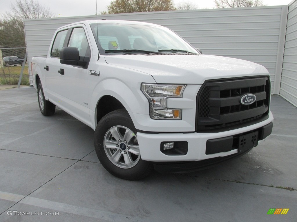 2016 F150 XL SuperCrew - Oxford White / Medium Earth Gray photo #2