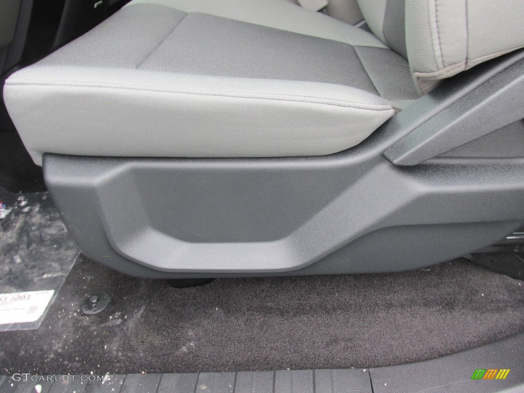 2016 F150 XL SuperCrew - Oxford White / Medium Earth Gray photo #22