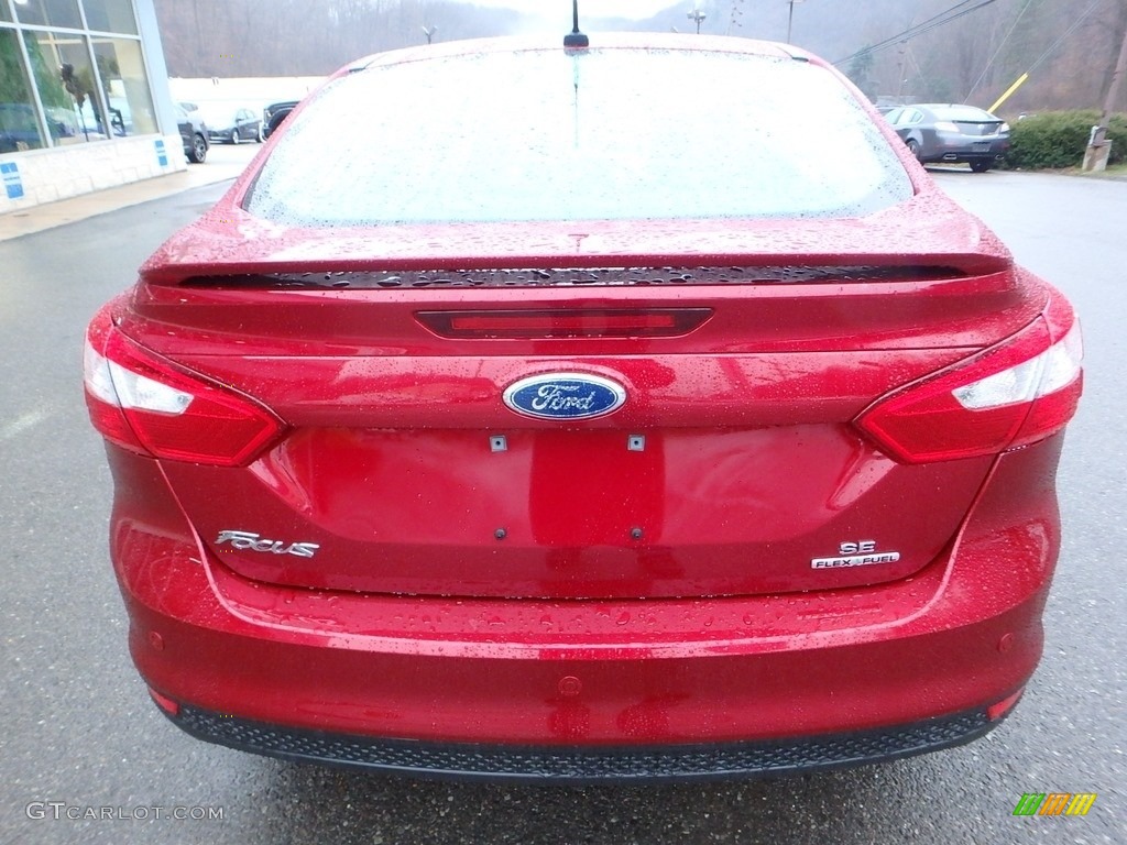 2014 Focus SE Sedan - Ruby Red / Charcoal Black photo #6