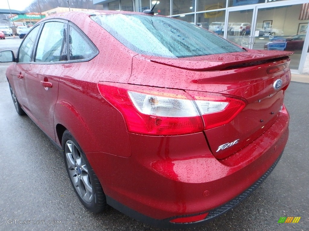 2014 Focus SE Sedan - Ruby Red / Charcoal Black photo #8