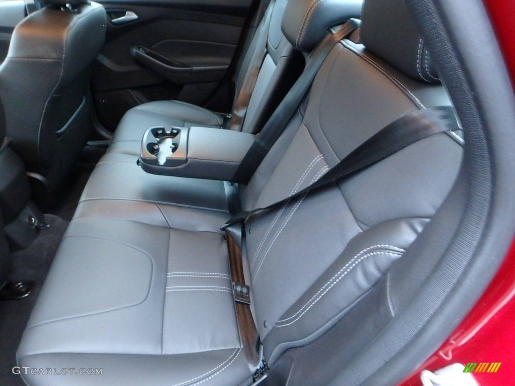 2014 Focus SE Sedan - Ruby Red / Charcoal Black photo #16