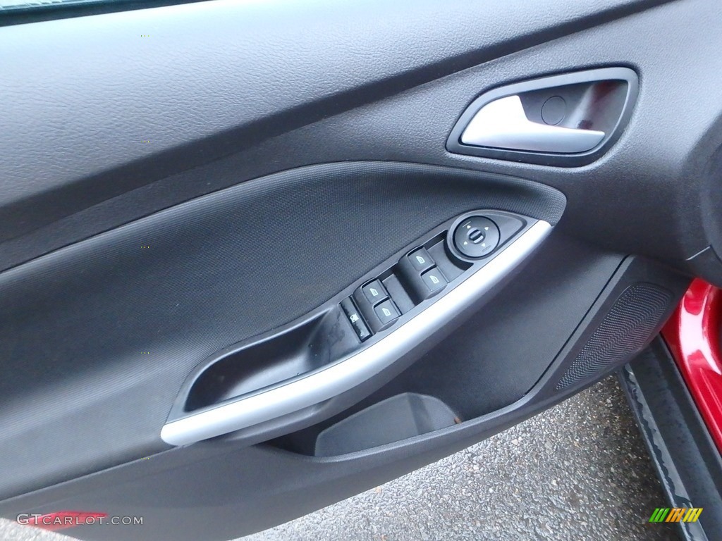 2014 Focus SE Sedan - Ruby Red / Charcoal Black photo #19
