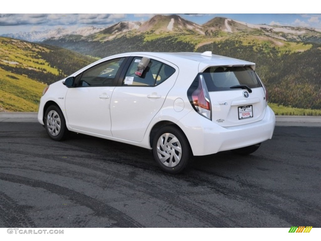 2016 Prius c Two - Super White / Black photo #3