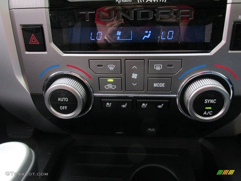 2016 Toyota Tundra Platinum CrewMax Controls Photo #111561580