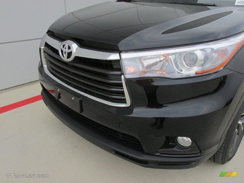 2016 Highlander XLE - Midnight Black Metallic / Black photo #10