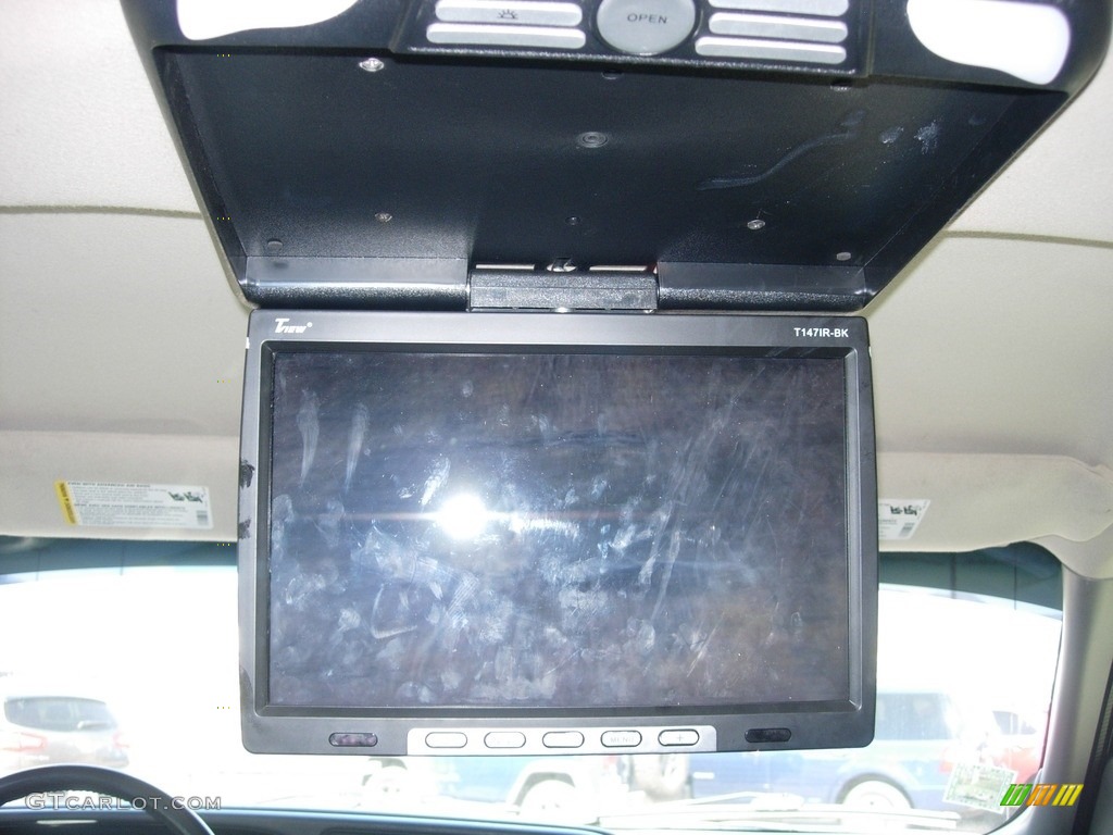 2005 Yukon XL SLT 4x4 - Carbon Metallic / Pewter/Dark Pewter photo #31