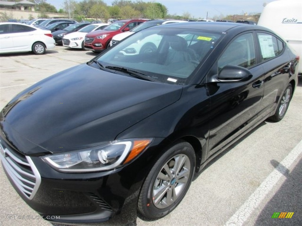 2017 Elantra SE - Black / Gray photo #2