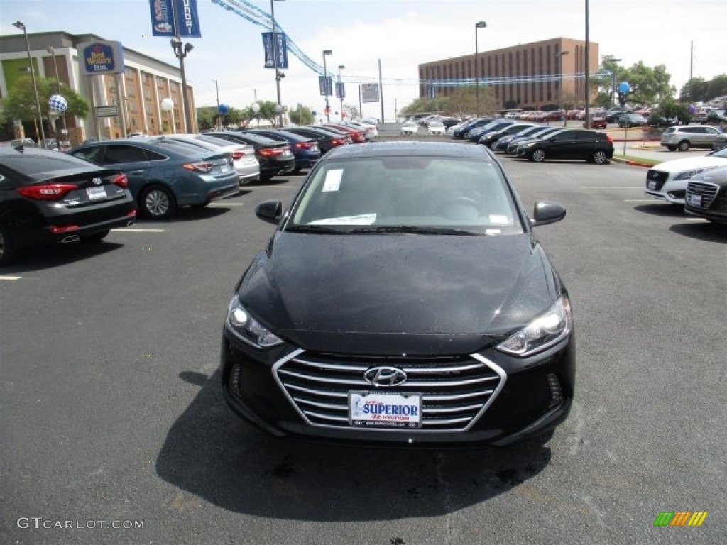 2017 Elantra SE - Black / Beige photo #2