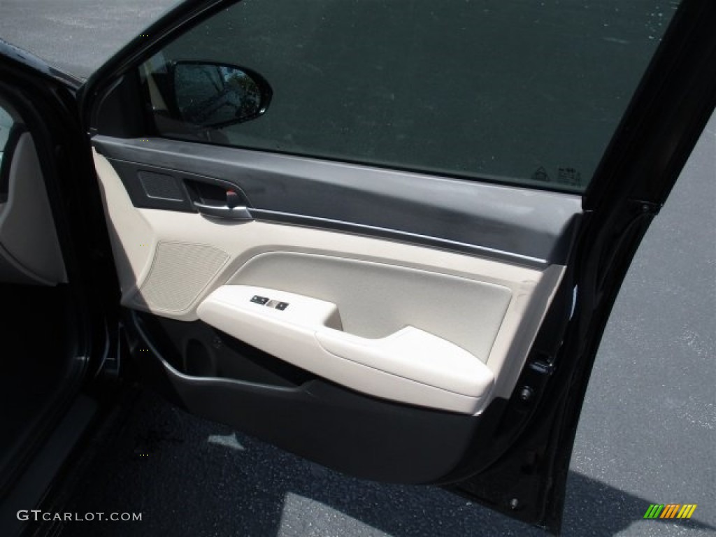 2017 Elantra SE - Black / Beige photo #11