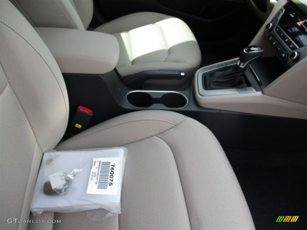 2017 Elantra SE - Black / Beige photo #12
