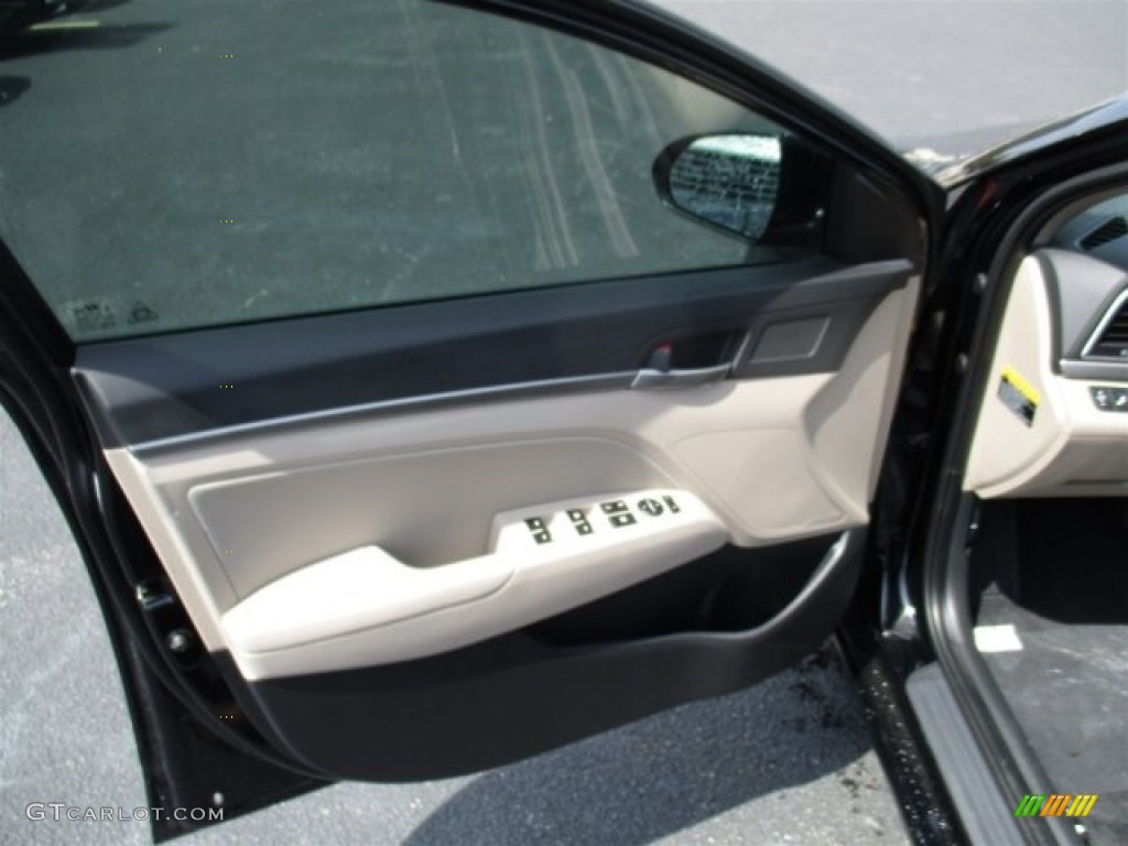 2017 Elantra SE - Black / Beige photo #17