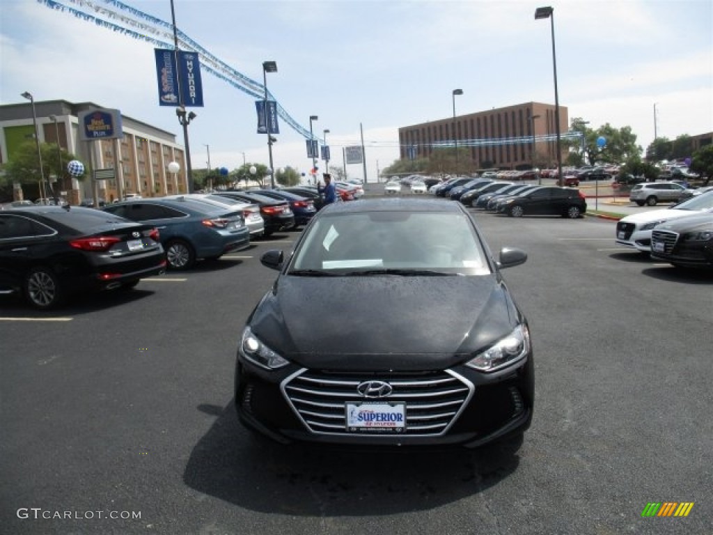 2017 Elantra SE - Black / Gray photo #2