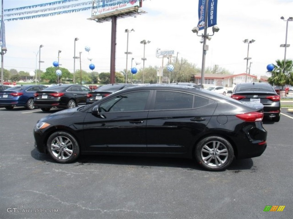 2017 Elantra SE - Black / Gray photo #4