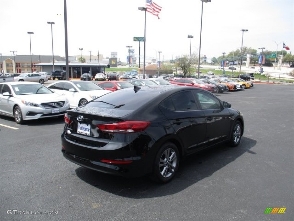 2017 Elantra SE - Black / Gray photo #7