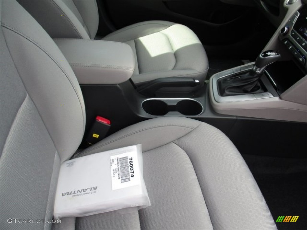 2017 Elantra SE - Black / Gray photo #12