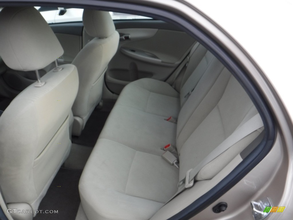 2010 Corolla LE - Desert Sand Metallic / Bisque photo #17