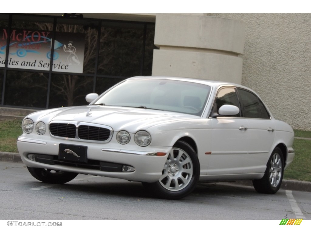 2004 XJ XJ8 - White Onyx / Sand photo #2