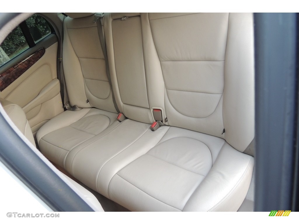 2004 XJ XJ8 - White Onyx / Sand photo #20