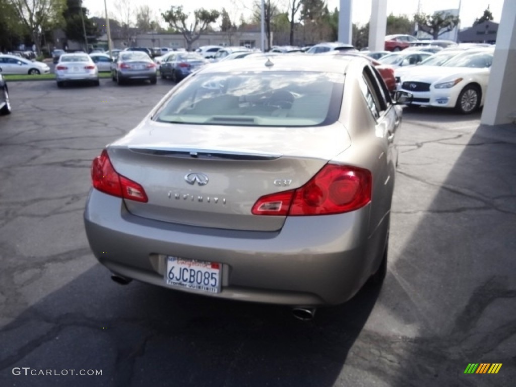2009 G 37 Journey Sedan - Sahara Sandstone / Wheat photo #11