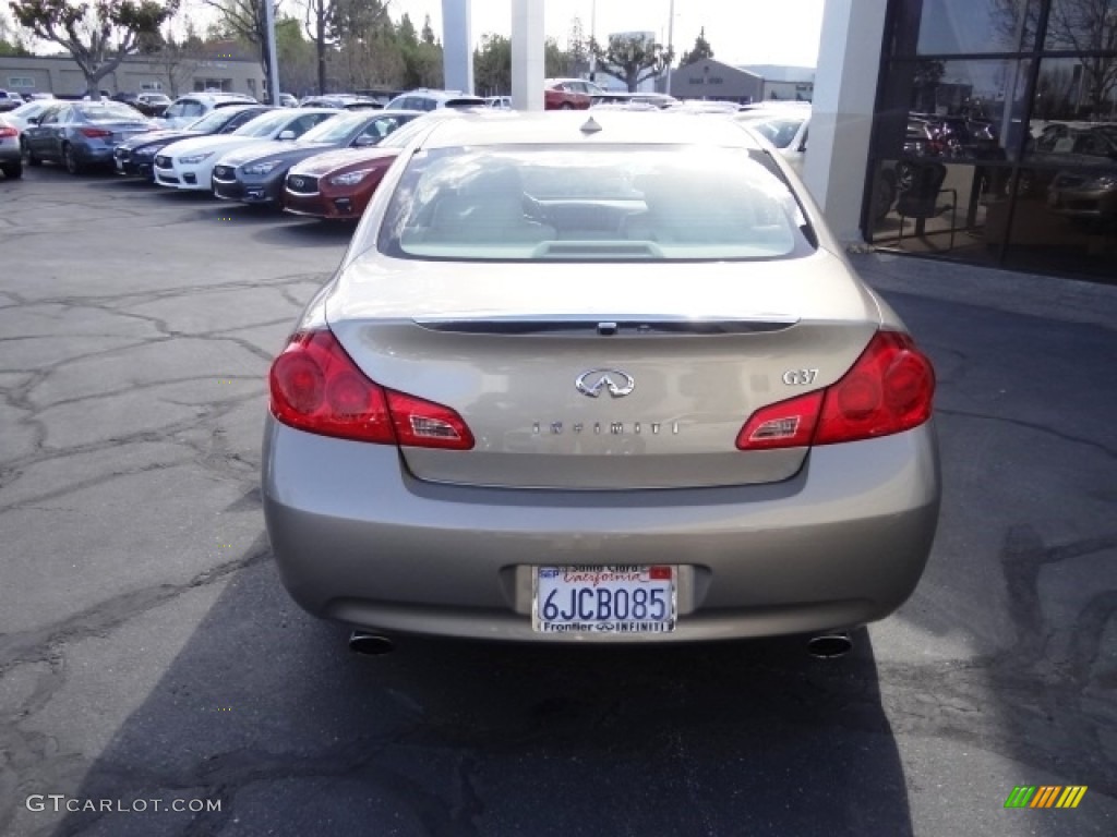 2009 G 37 Journey Sedan - Sahara Sandstone / Wheat photo #12