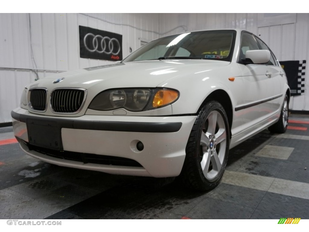 2004 3 Series 330xi Sedan - Alpine White / Black photo #3