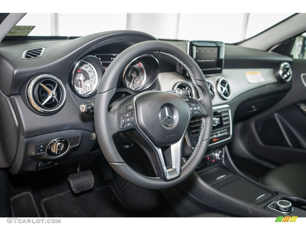 2016 GLA 250 - Cirrus White / Black photo #6