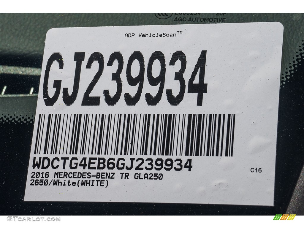 2016 GLA 250 - Cirrus White / Black photo #8