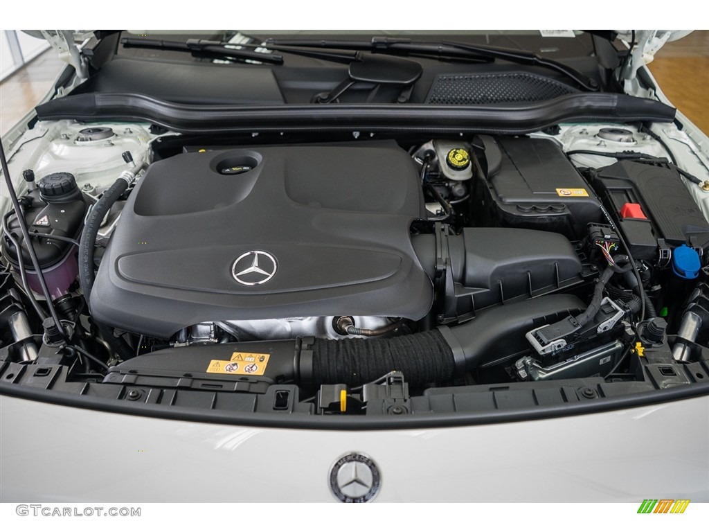 2016 GLA 250 - Cirrus White / Black photo #9