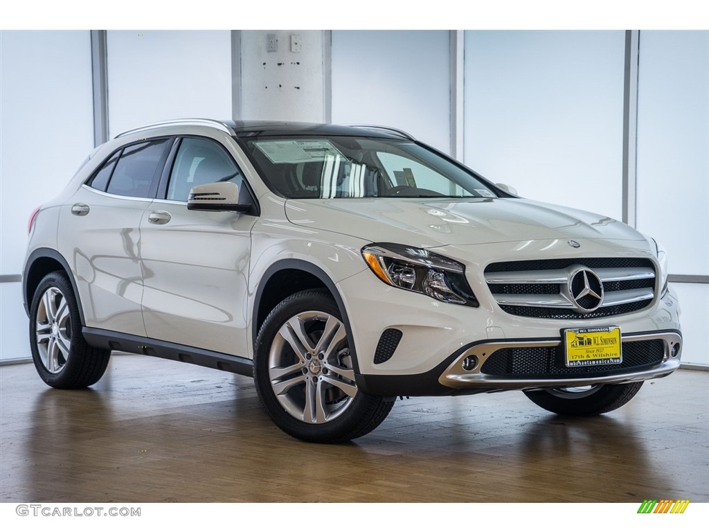 2016 GLA 250 - Cirrus White / Black photo #12