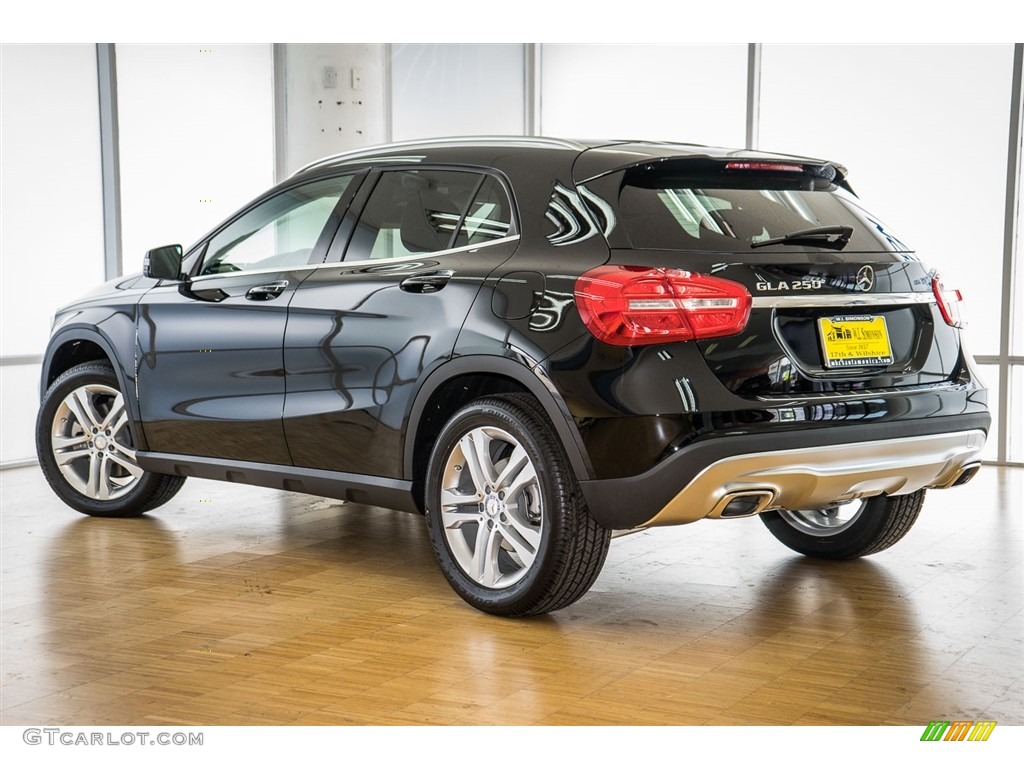 2016 GLA 250 - Night Black / Black photo #3