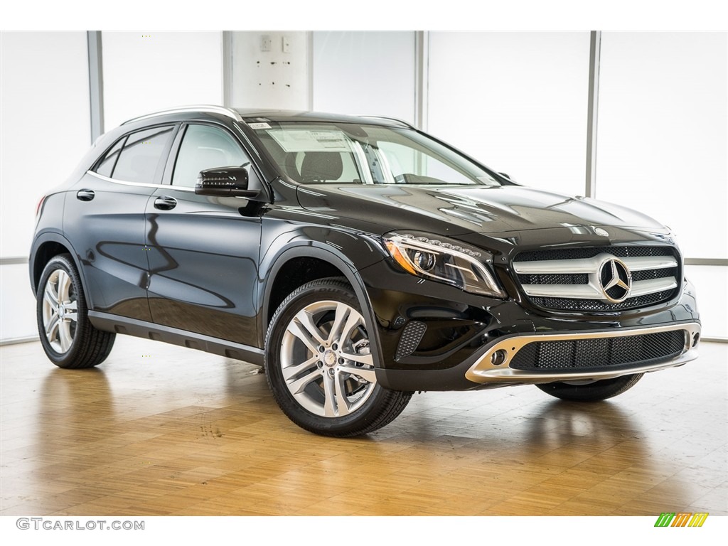 2016 GLA 250 - Night Black / Black photo #12