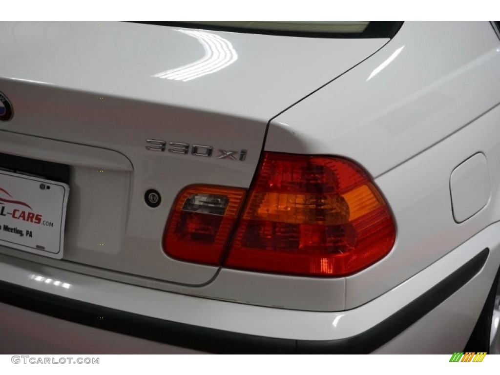 2004 3 Series 330xi Sedan - Alpine White / Black photo #68