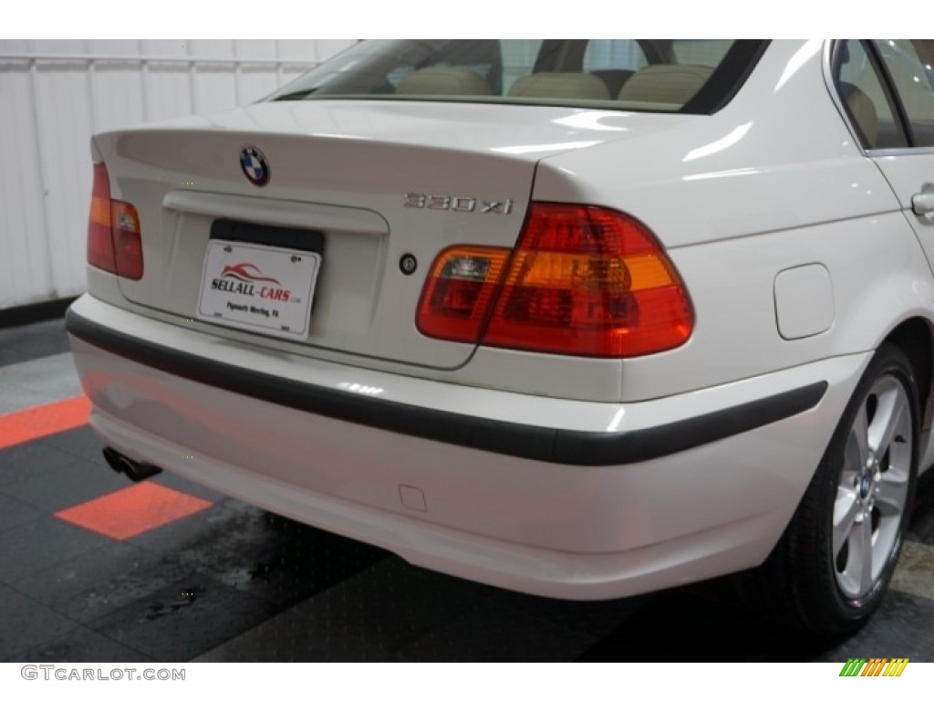 2004 3 Series 330xi Sedan - Alpine White / Black photo #71