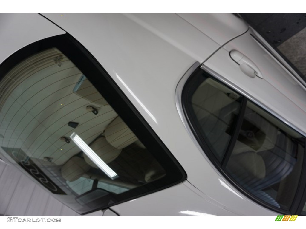 2004 3 Series 330xi Sedan - Alpine White / Black photo #87