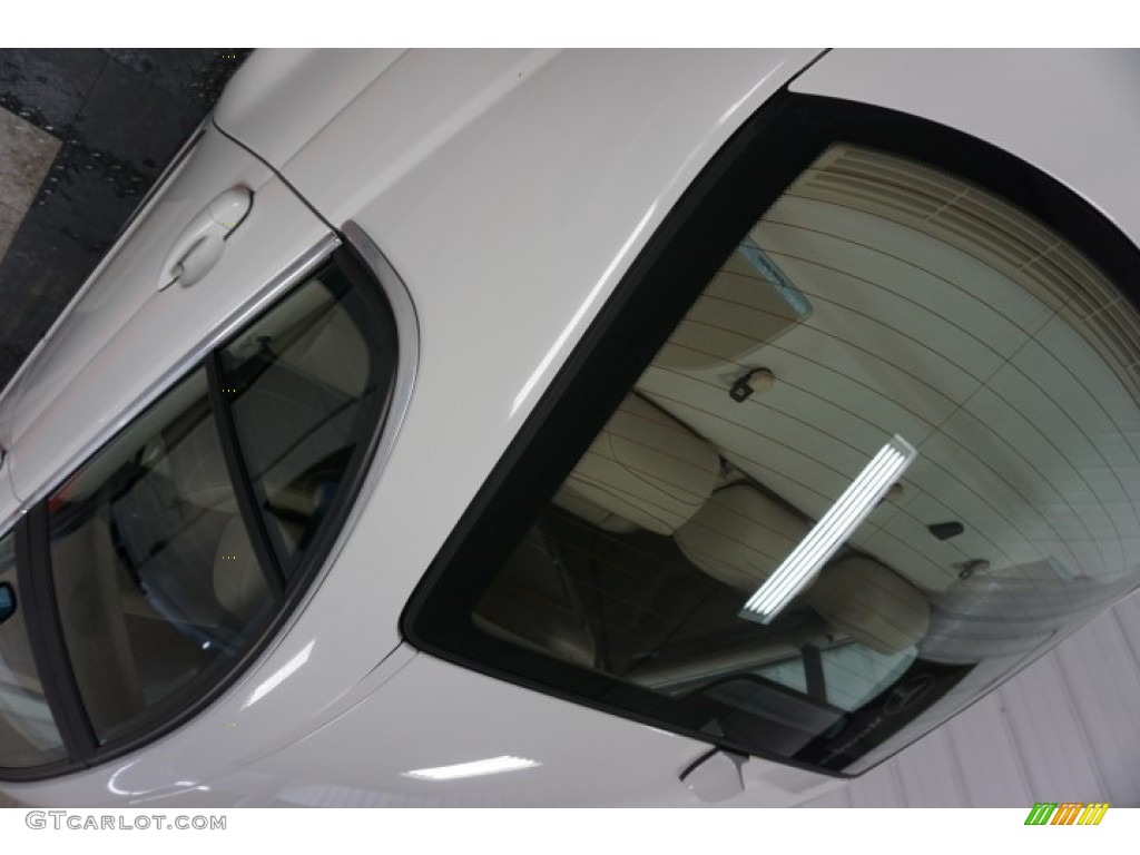 2004 3 Series 330xi Sedan - Alpine White / Black photo #89