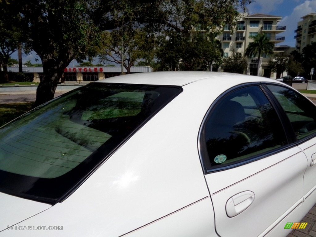 2003 Sable LS Premium Sedan - Vibrant White / Medium Parchment photo #45