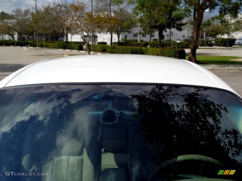 2003 Sable LS Premium Sedan - Vibrant White / Medium Parchment photo #49