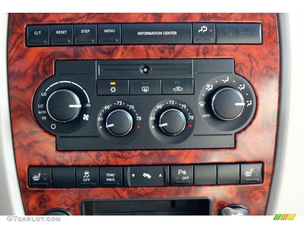 2006 Commander Limited 4x4 - Inferno Red Pearl / Dark Khaki/Light Graystone photo #22