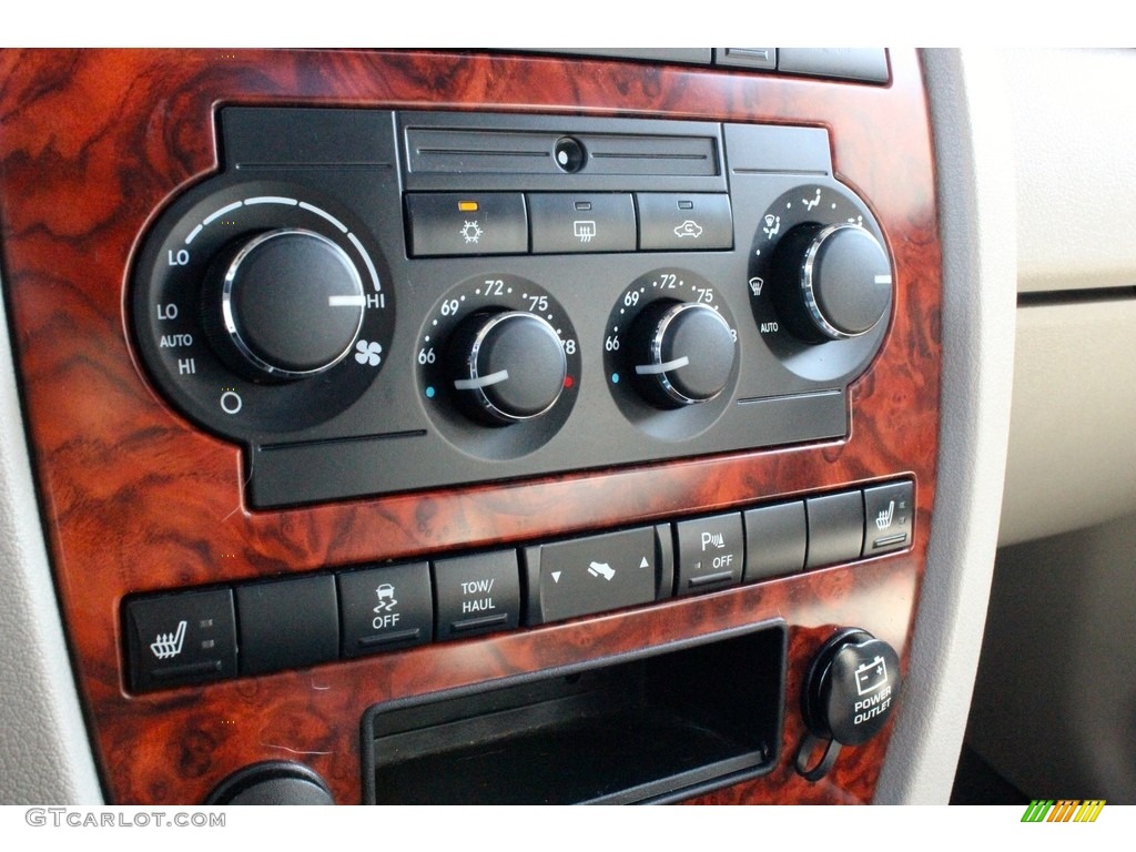 2006 Commander Limited 4x4 - Inferno Red Pearl / Dark Khaki/Light Graystone photo #24