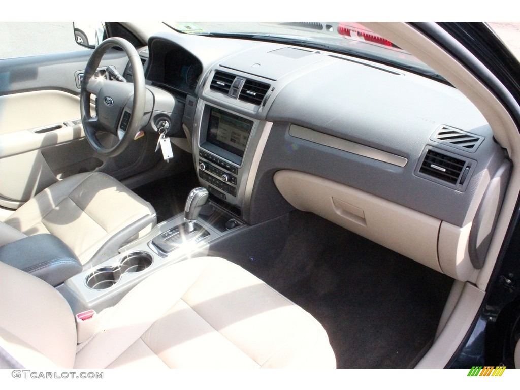 2010 Fusion Hybrid - Tuxedo Black Metallic / Charcoal Black photo #27