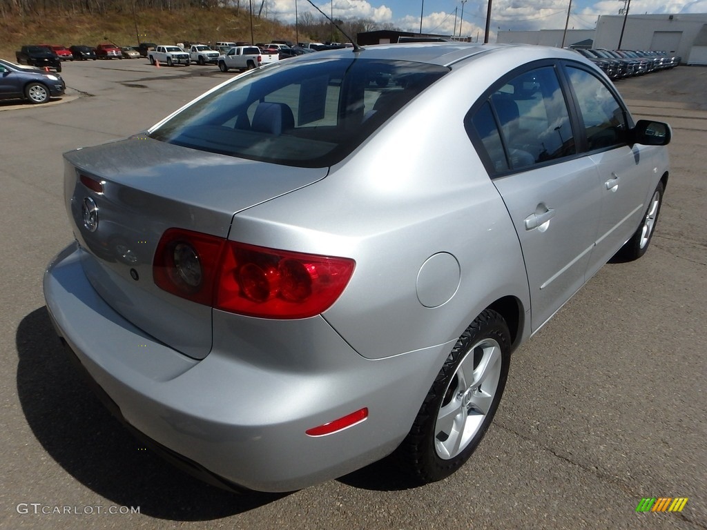 2005 MAZDA3 i Sedan - Sunlight Silver Metallic / Black photo #4