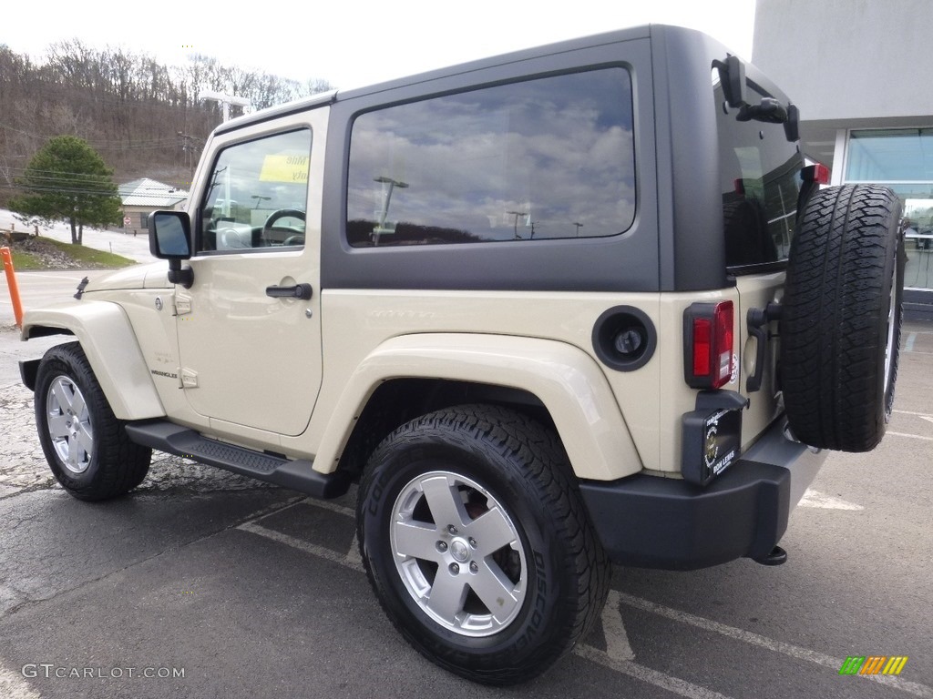 2011 Wrangler Sahara 4x4 - Sahara Tan / Black/Dark Saddle photo #2