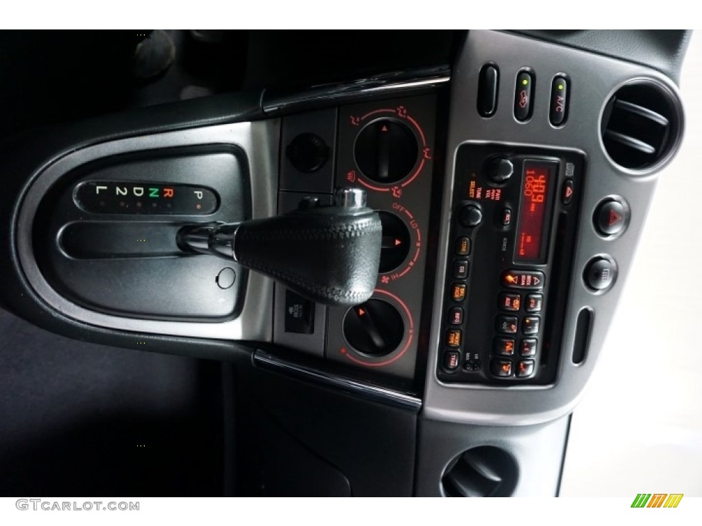 2004 Matrix XR - Phantom Gray / Dark Gray photo #35