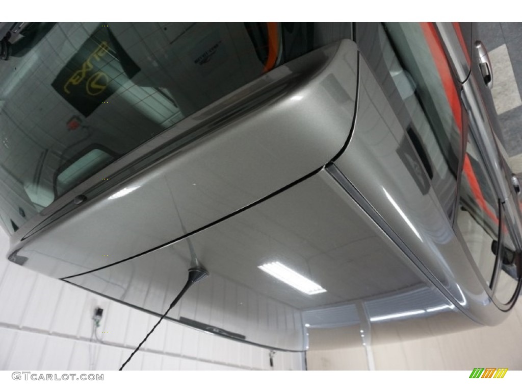 2004 Matrix XR - Phantom Gray / Dark Gray photo #81
