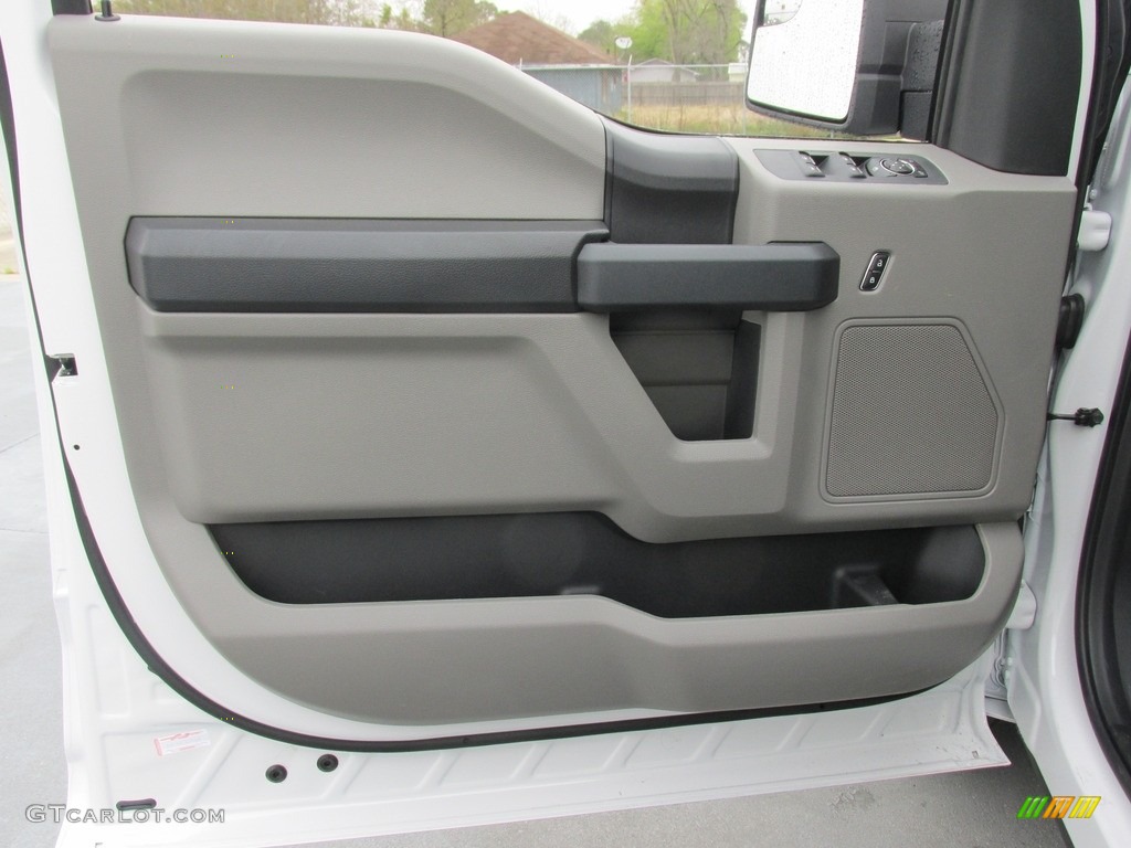 2016 F150 XL SuperCrew - Oxford White / Medium Earth Gray photo #19