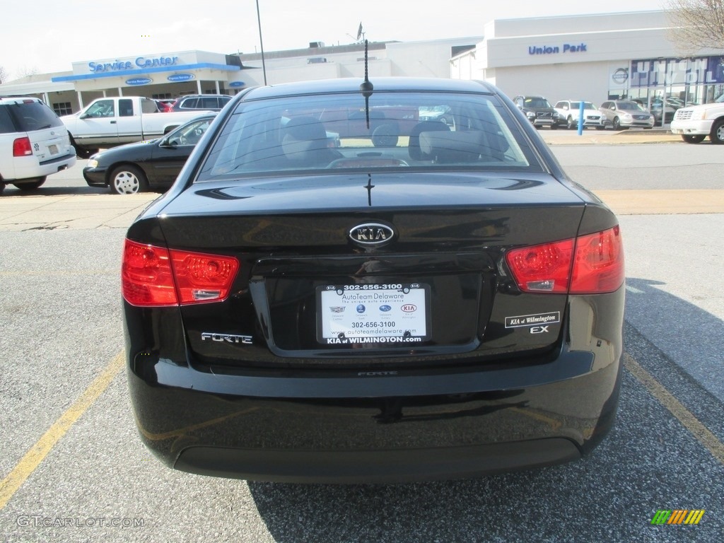 2013 Forte EX - Ebony Black / Black photo #5