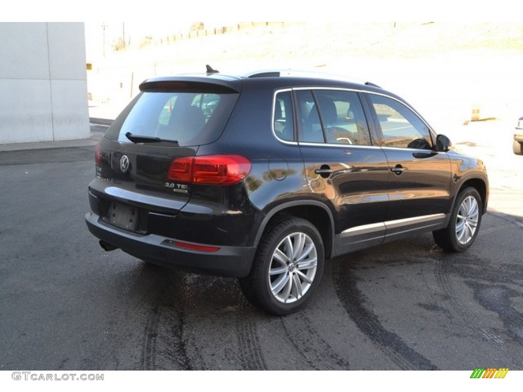 2012 Tiguan SE 4Motion - Deep Black Metallic / Black photo #2