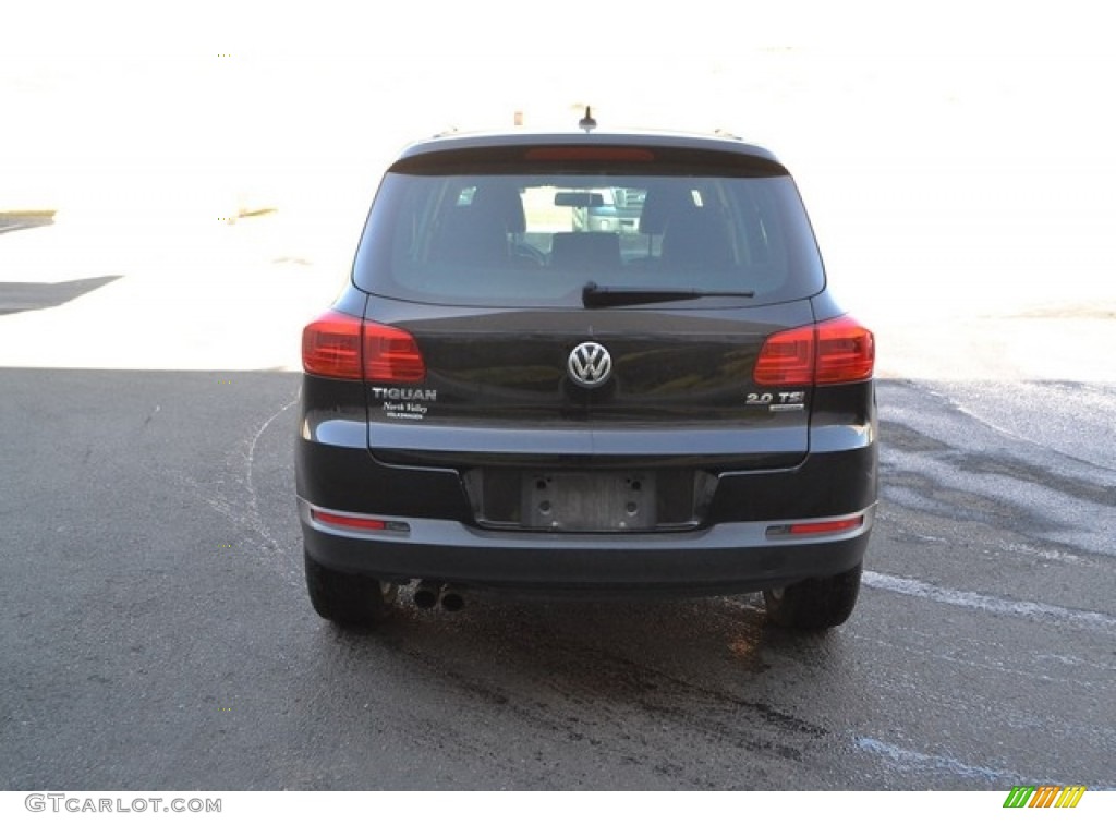 2012 Tiguan SE 4Motion - Deep Black Metallic / Black photo #3