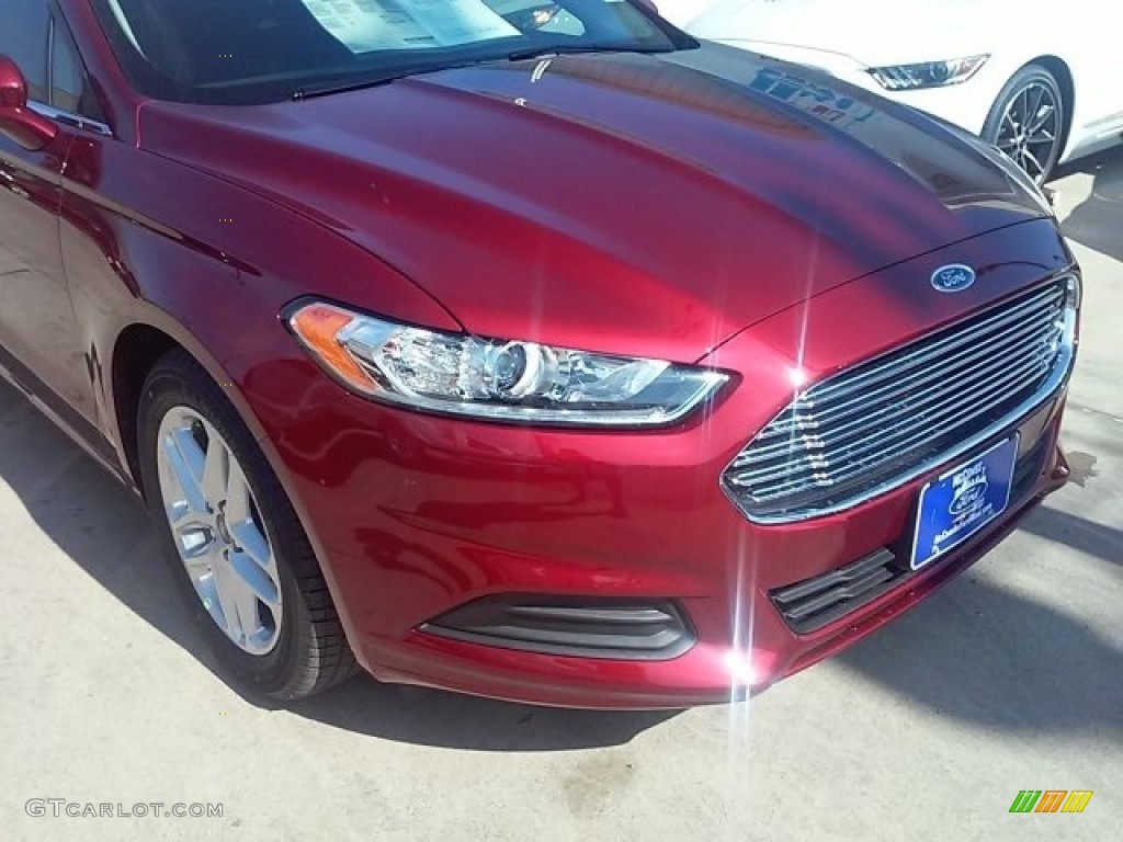 2016 Fusion SE - Ruby Red Metallic / Charcoal Black photo #3