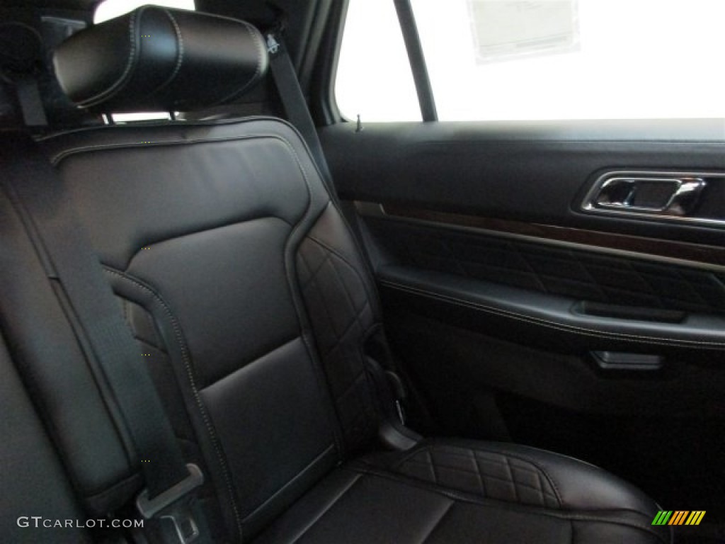 2016 Explorer Platinum 4WD - Shadow Black / Platinum Medium Soft Ceramic Nirvana Leather photo #19